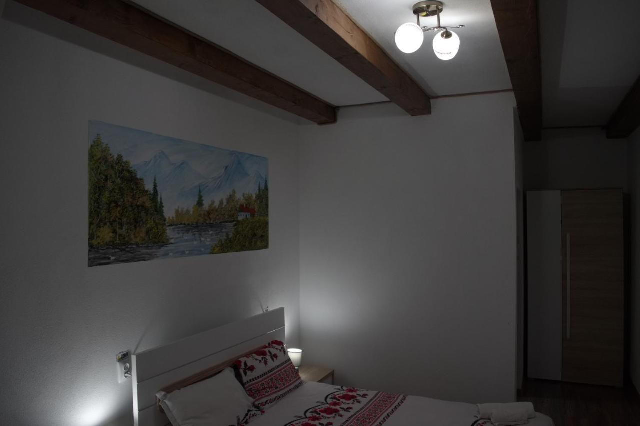 Conacul Cosaului Hotell Feresti Eksteriør bilde