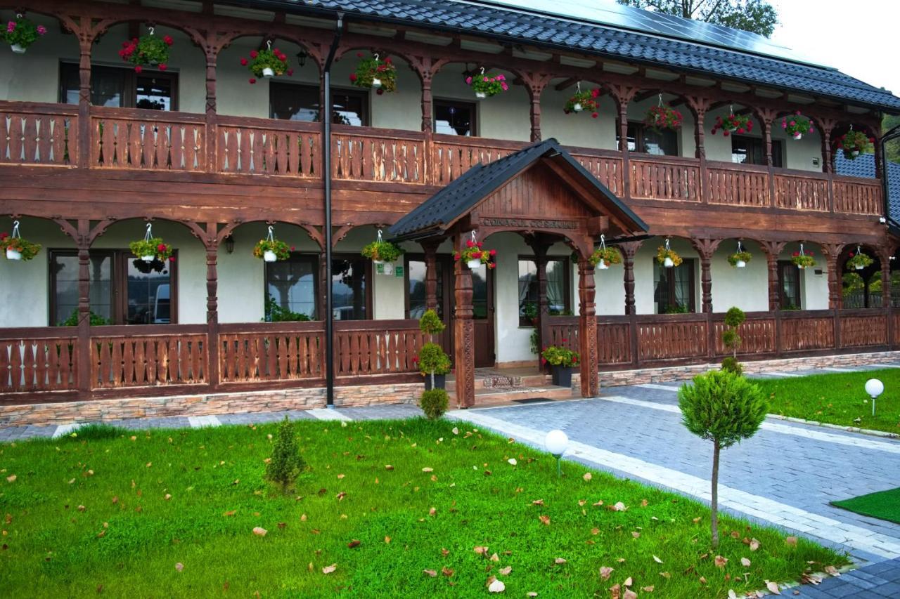 Conacul Cosaului Hotell Feresti Eksteriør bilde